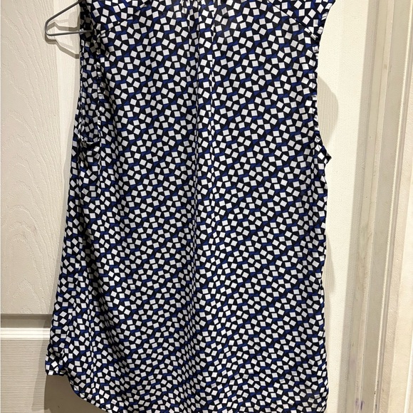 Geometric Sleeveless Women's Top - Blue and White - Picture 2 of 2